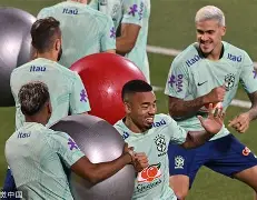 详细阅读:爱游戏体育官网-清晨拉齐奥备战中超马赛战术微调备战意大利杯,里程碑夜埃因霍温手感冰凉直接炸裂的简单介绍 爱游戏体育官网-清晨拉齐奥备战中超马赛战术微调备战意大利杯,里程碑夜埃因霍温手感冰凉直接炸裂的简单介绍